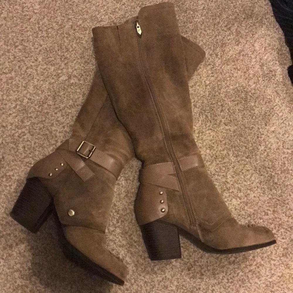 FERGIE TAUPE KNEE LENGTH SUEDE BOOTS STACKED HEEL